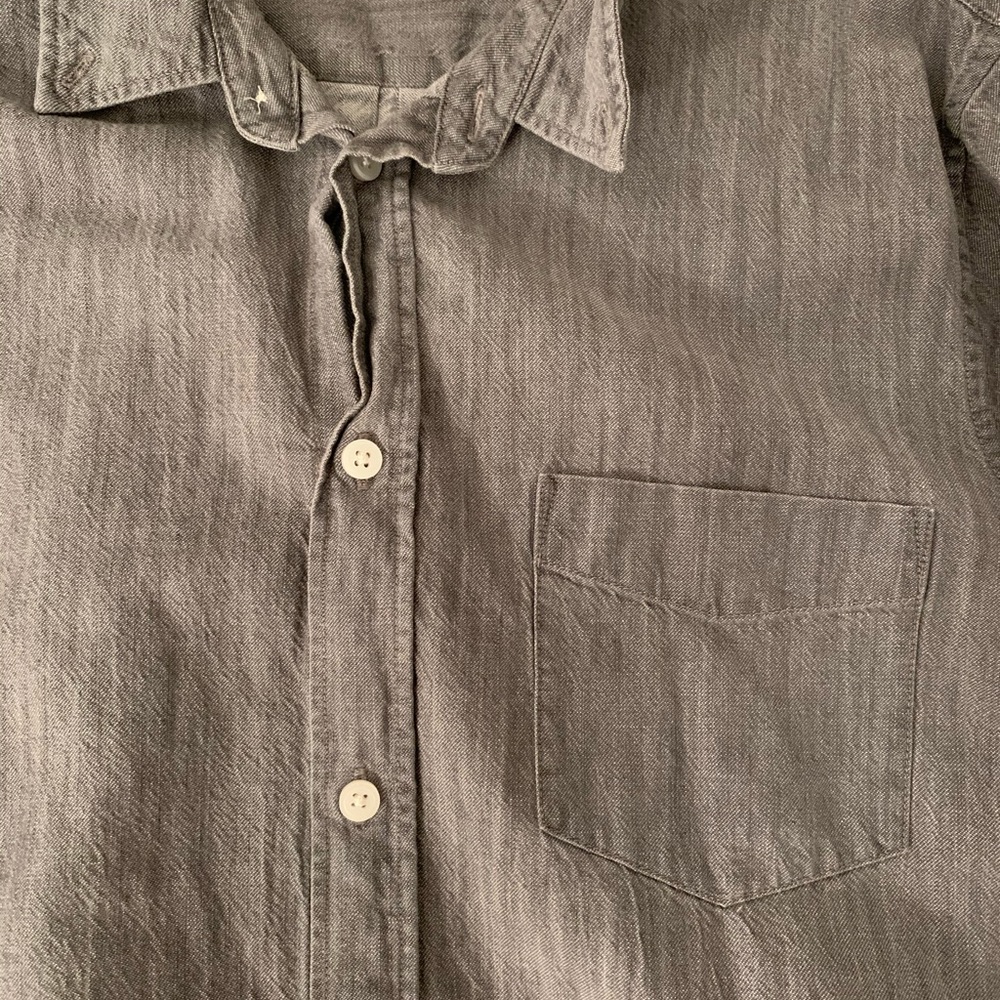 Everlane Men’s Grey Denim Button Down - Picture 4 of 5